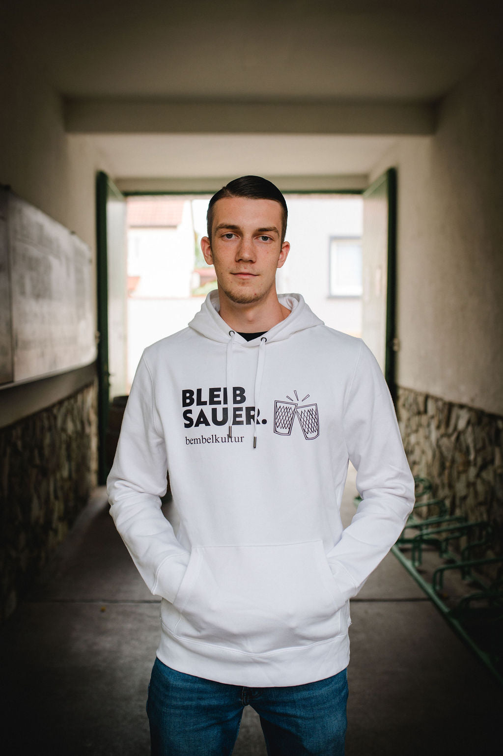 Hoodie "bleib sauer"